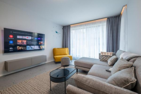 Emirates Lux Apartment and Parking